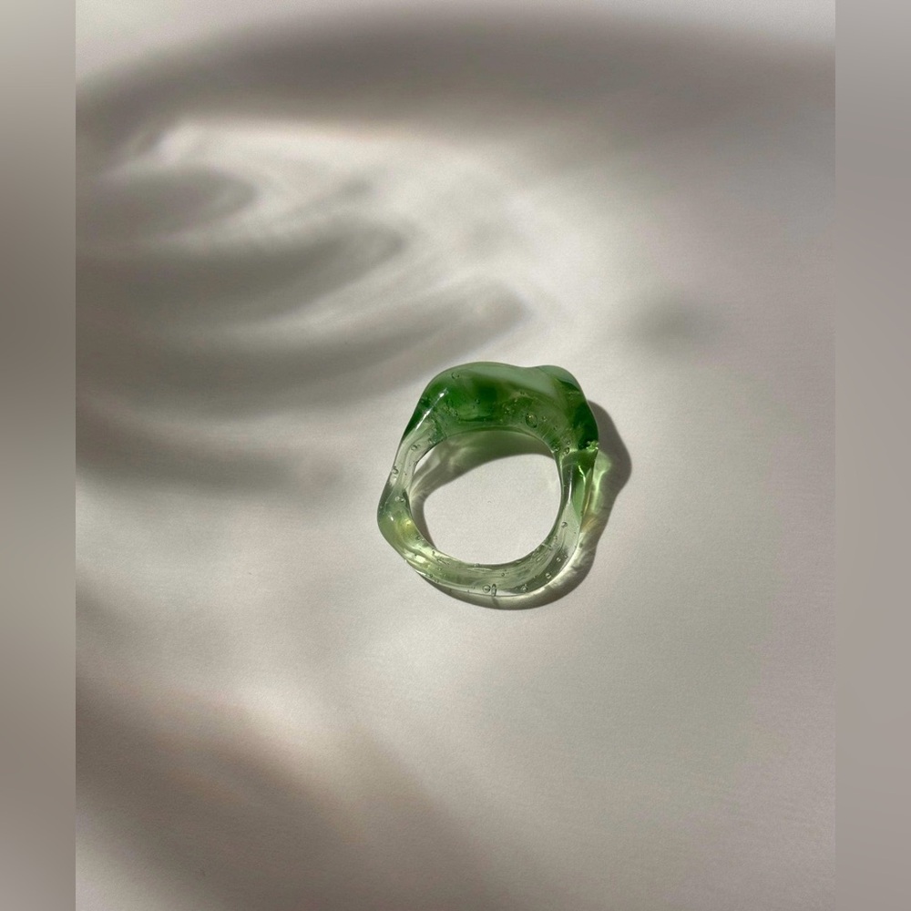 Green Glass Ring: Handmade Borosilicate Minimalist Jewelry - Picture 5 of 8